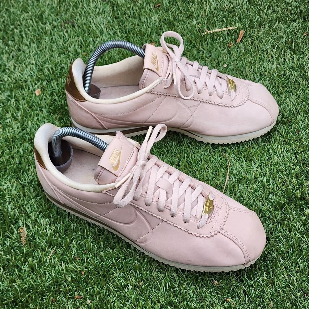 NIKE CORTEZ - Womens Shoes - SIZE 9